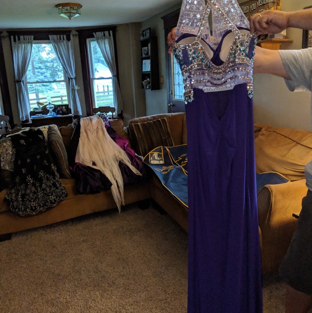 Prom dress - Picture 2 of 5